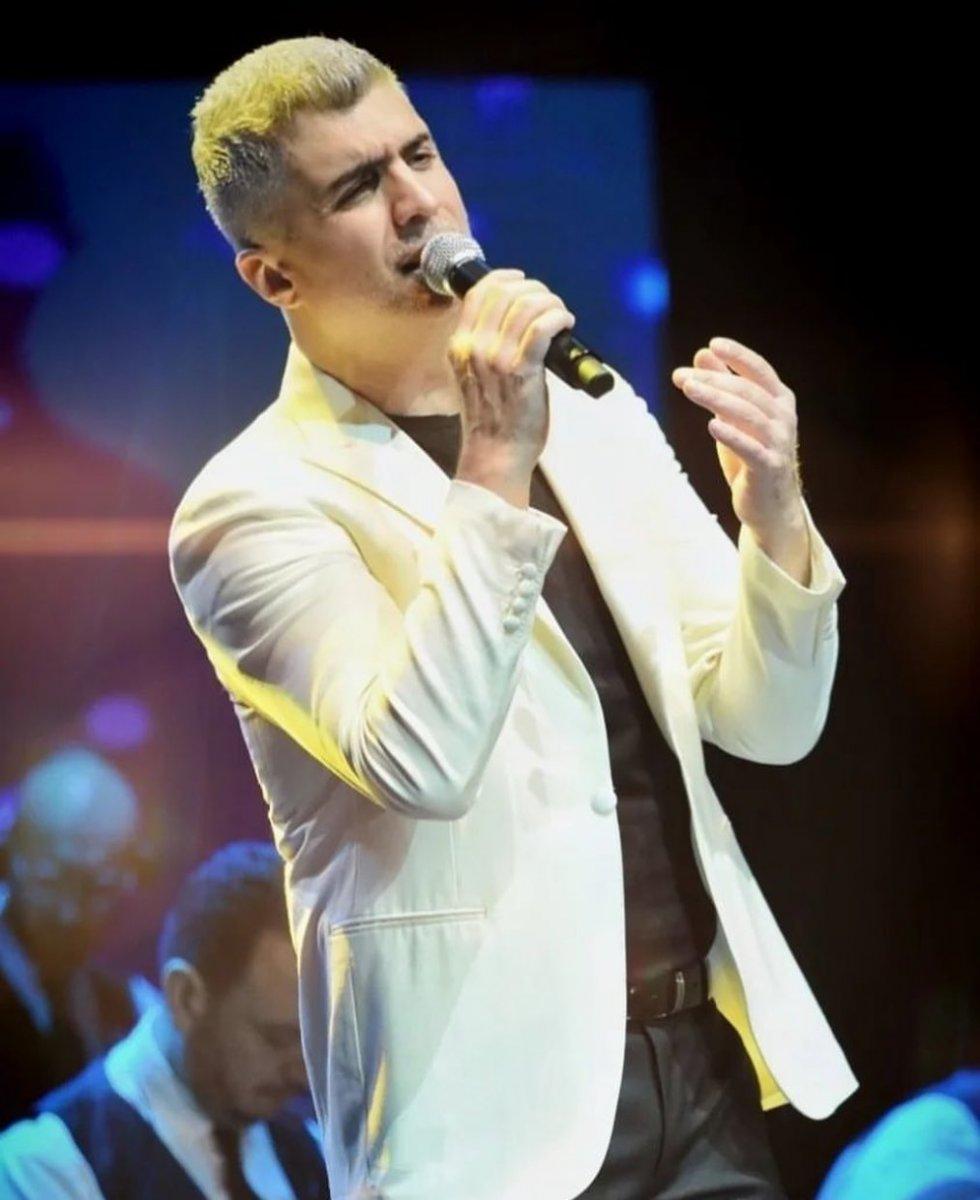 Özcan Deniz: Eğlence maskedir