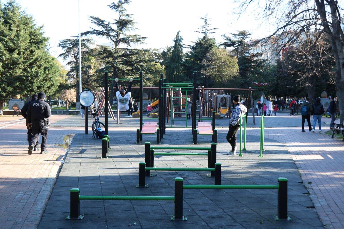 Samsun'da 6 çocuğuyla parka giden aile kızlarını kaybetti