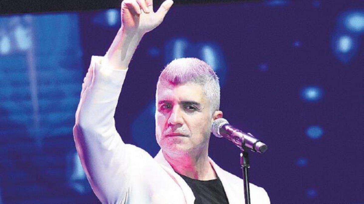 Özcan Deniz: Eğlence maskedir