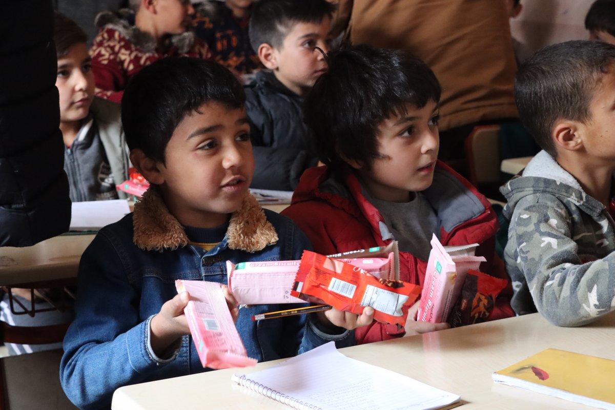 Gazeteciler, iyilik nöbeti için Suriye’ye gitti