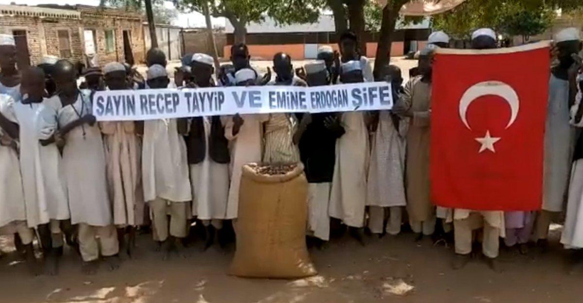 Afrikalı Müslümanlardan Cumhurbaşkanı Erdoğan için dua