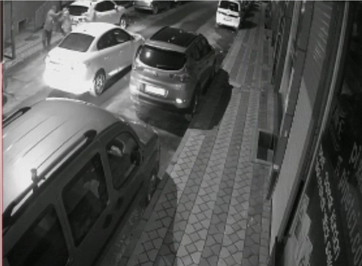 Sultangazi'de sokak ortasında kavga