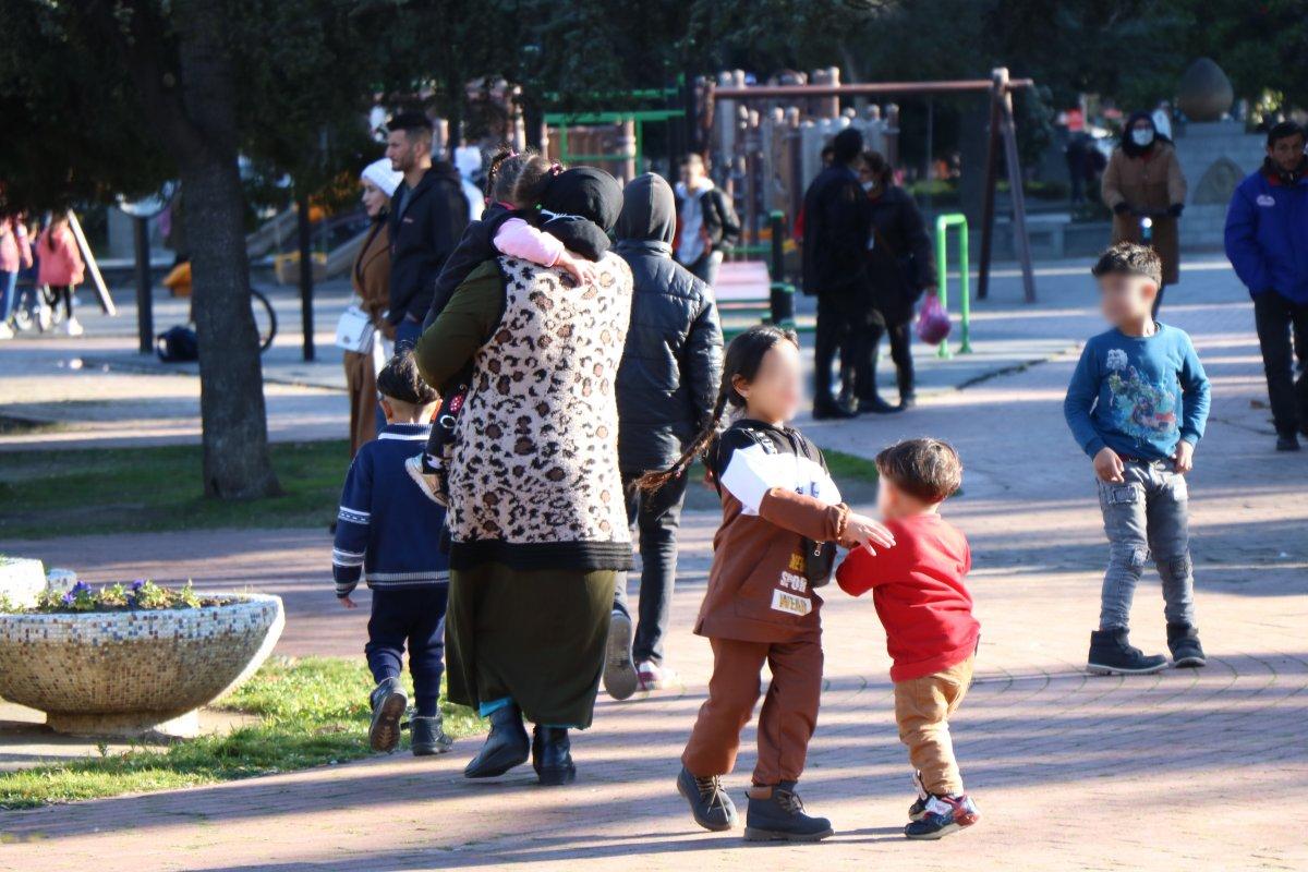 Samsun'da 6 çocuğuyla parka giden aile kızlarını kaybetti