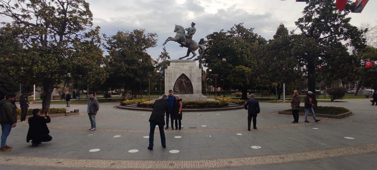 Samsun polisinden 'Onur Anıtı' nöbeti