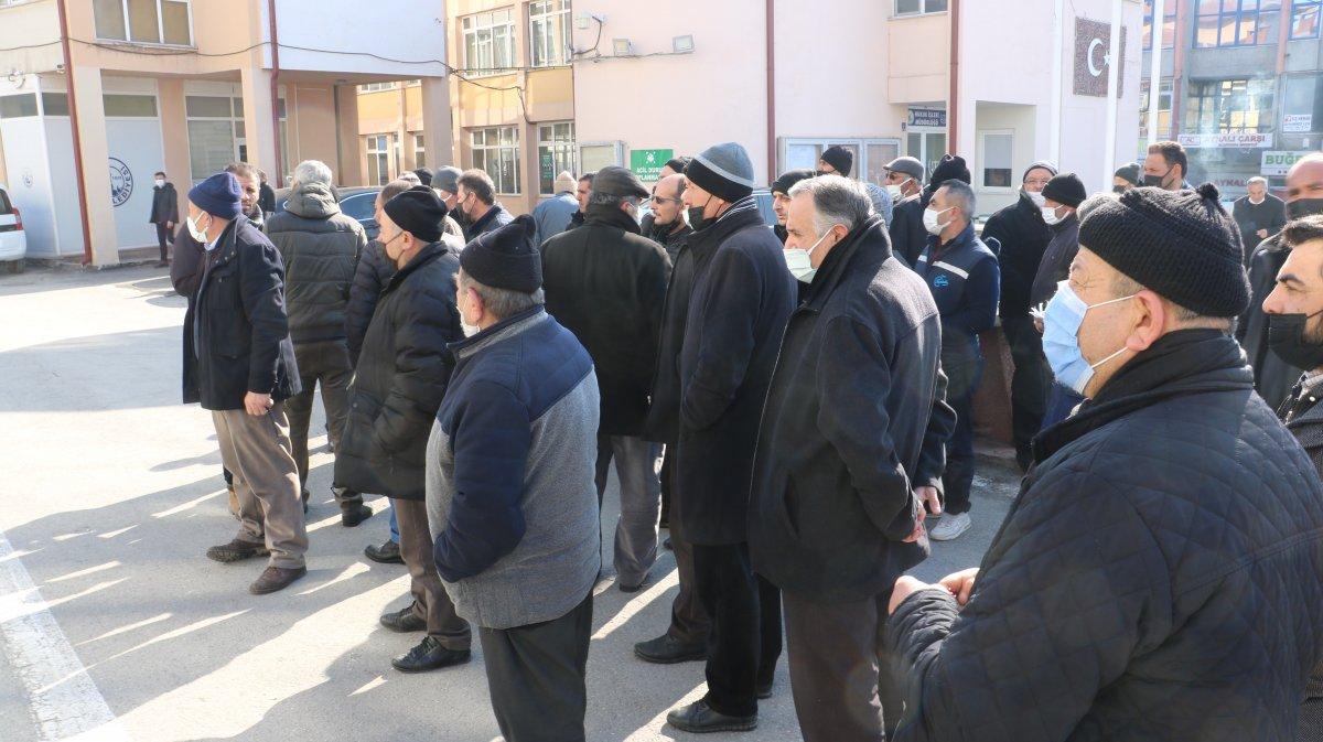 Sivas'ta otobüs şoförleri, ücretsiz binen yolculara isyan etti