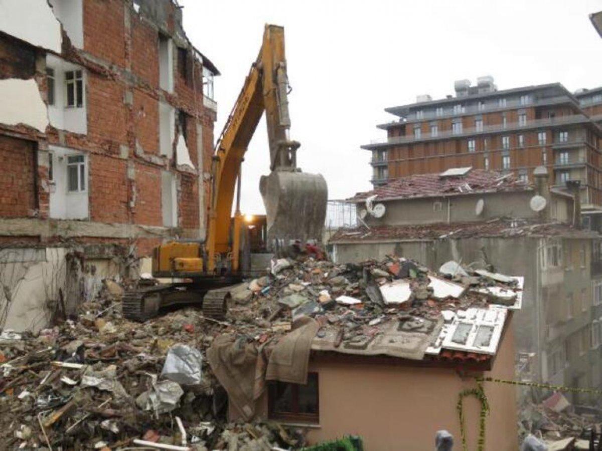 Üsküdar'da patlamanın yaşandığı bina yıkıldı