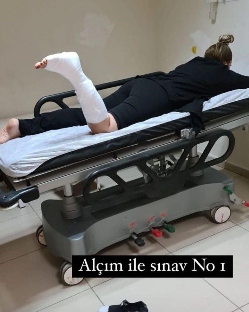 Işın Karaca sahnede düştü