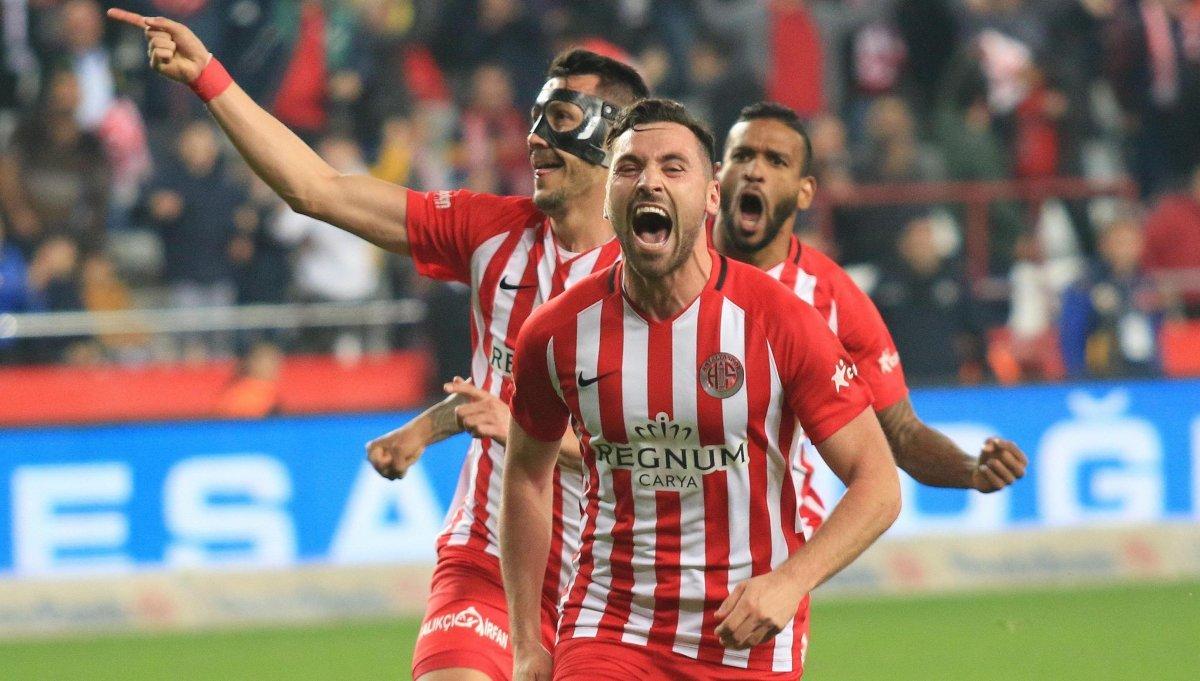 Sinan Gümüş Antalyaspor'da