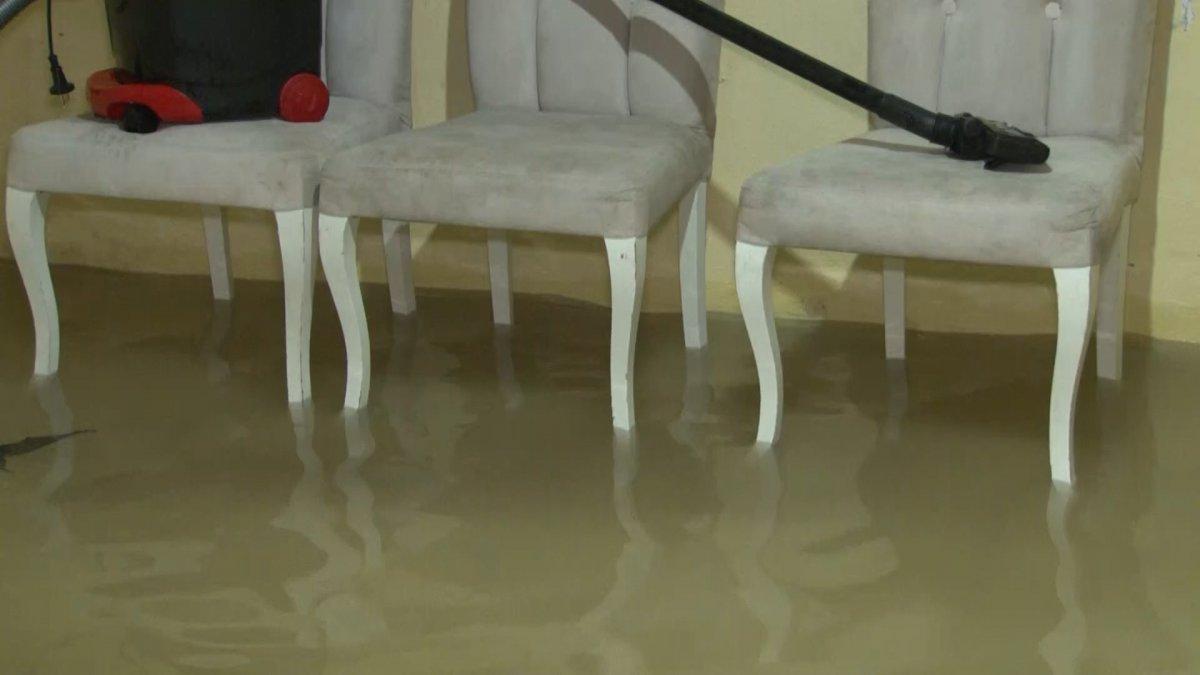 Avcılar'da evini su basan vatandaş İSKİ'ye isyan etti