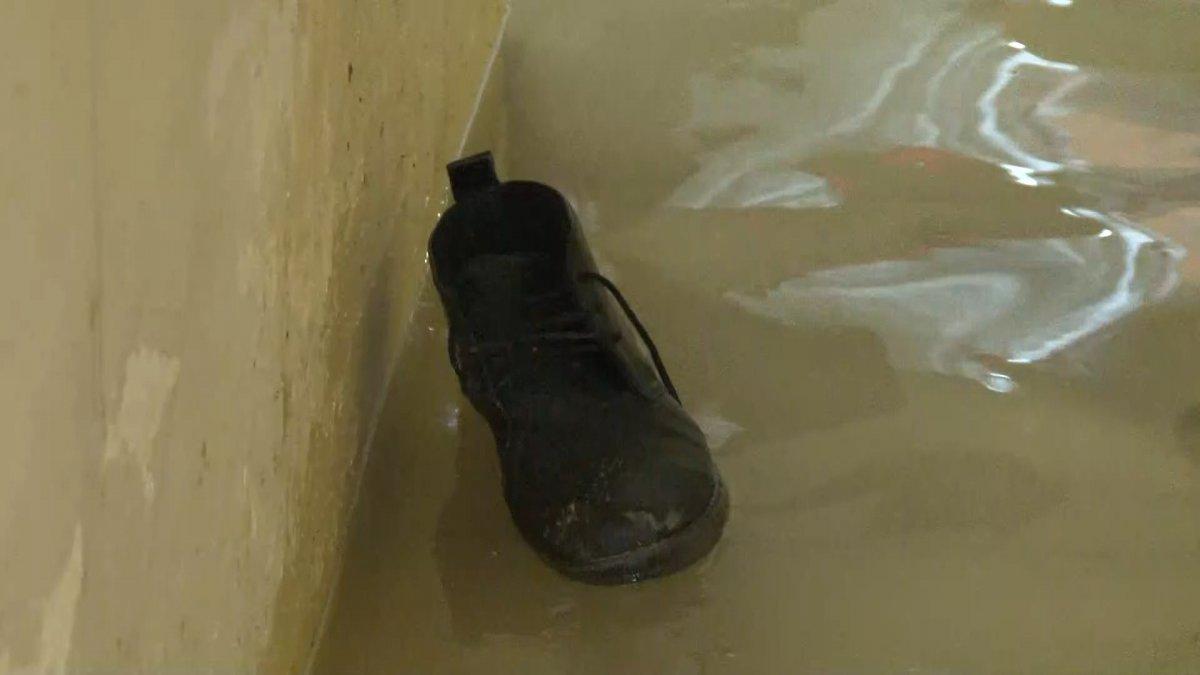 Avcılar'da evini su basan vatandaş İSKİ'ye isyan etti