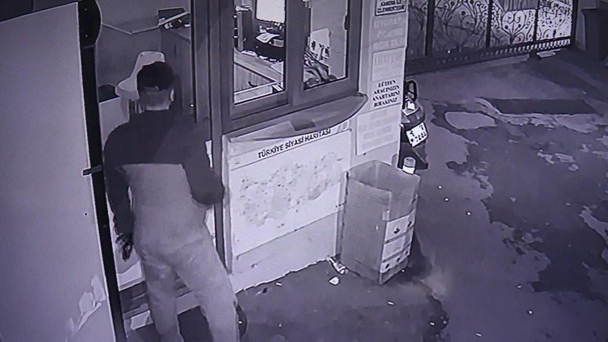 Bursa'da otopark görevlisinin başucunda hırsızlık yaptı