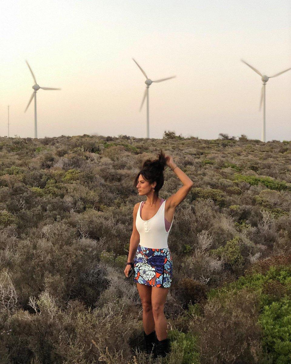 Pınar Deniz'in kardeşi paylaşımlarıyla dikkat çekiyor