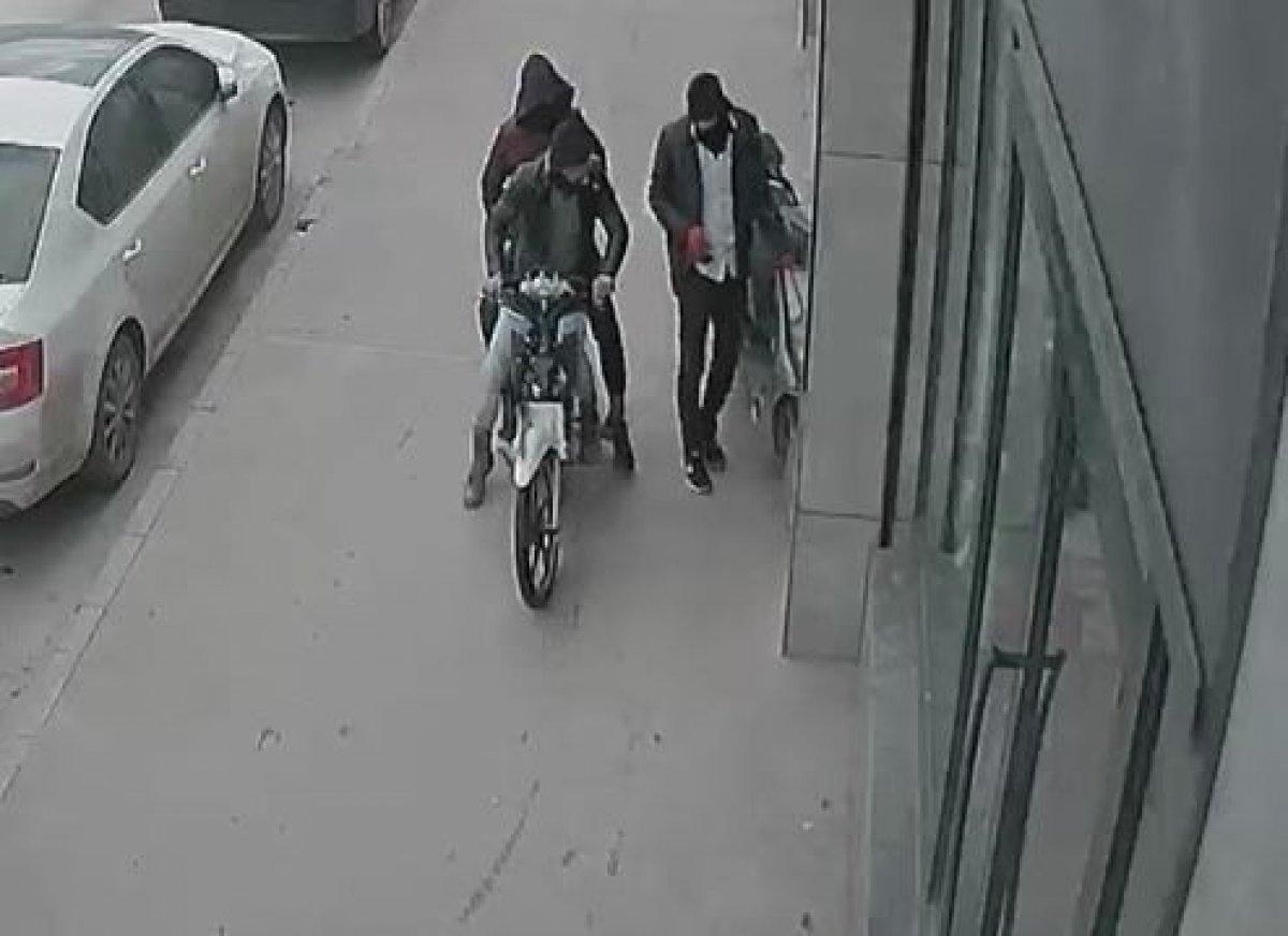 Gaziantep'de üzerinde anahtarı unutulan motoru çaldılar