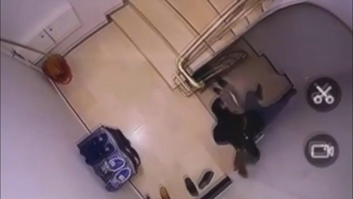 Esenler'de ayakkabı çalan hırsız merdivenlerden düştü