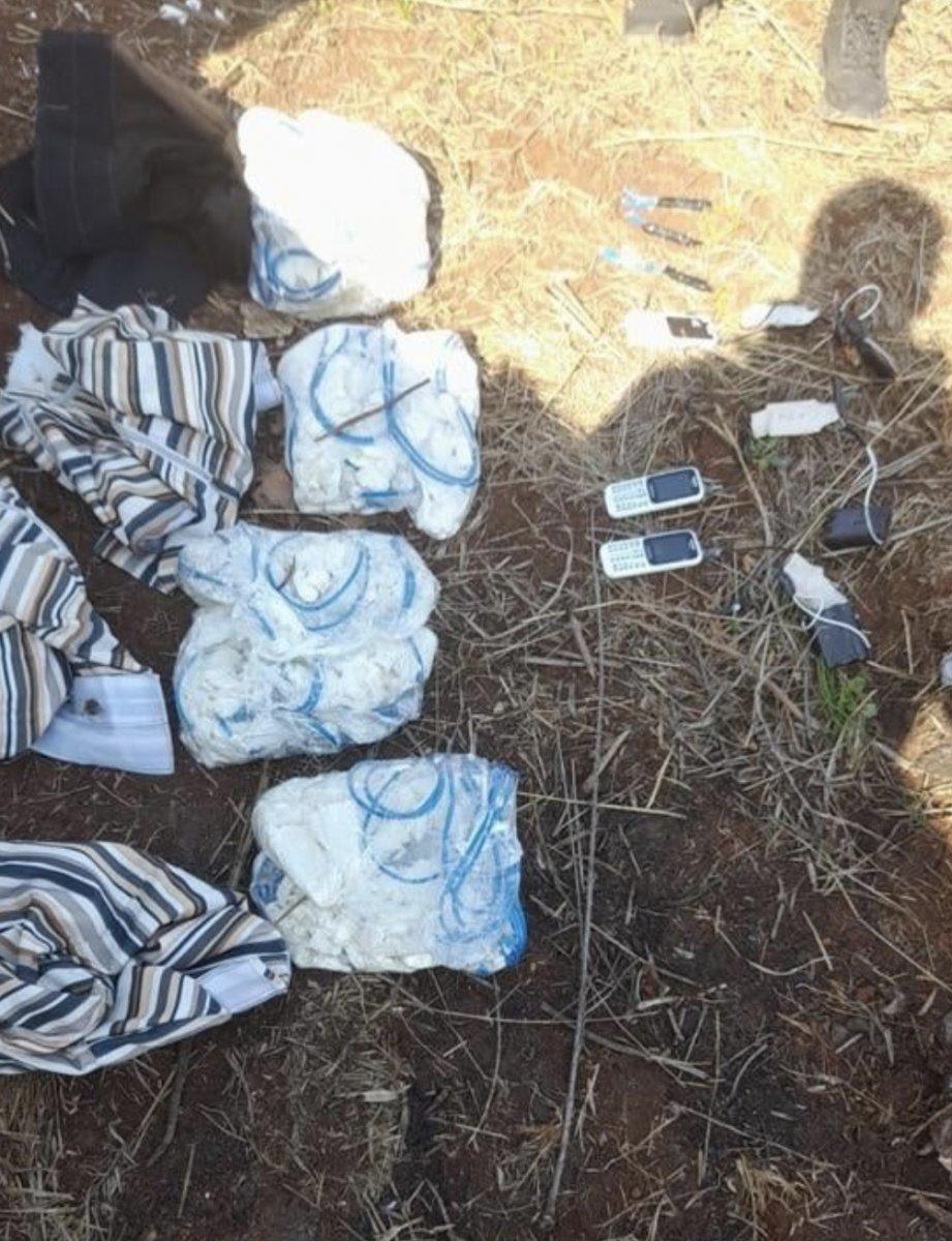 Afrin'de 4 terörist patlayıcı ile yakalandı