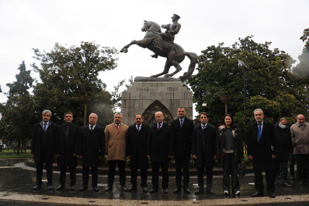 Samsun'da Onur Anıtı önünde siyasi partilerden ortak 'saldırı' tepkisi