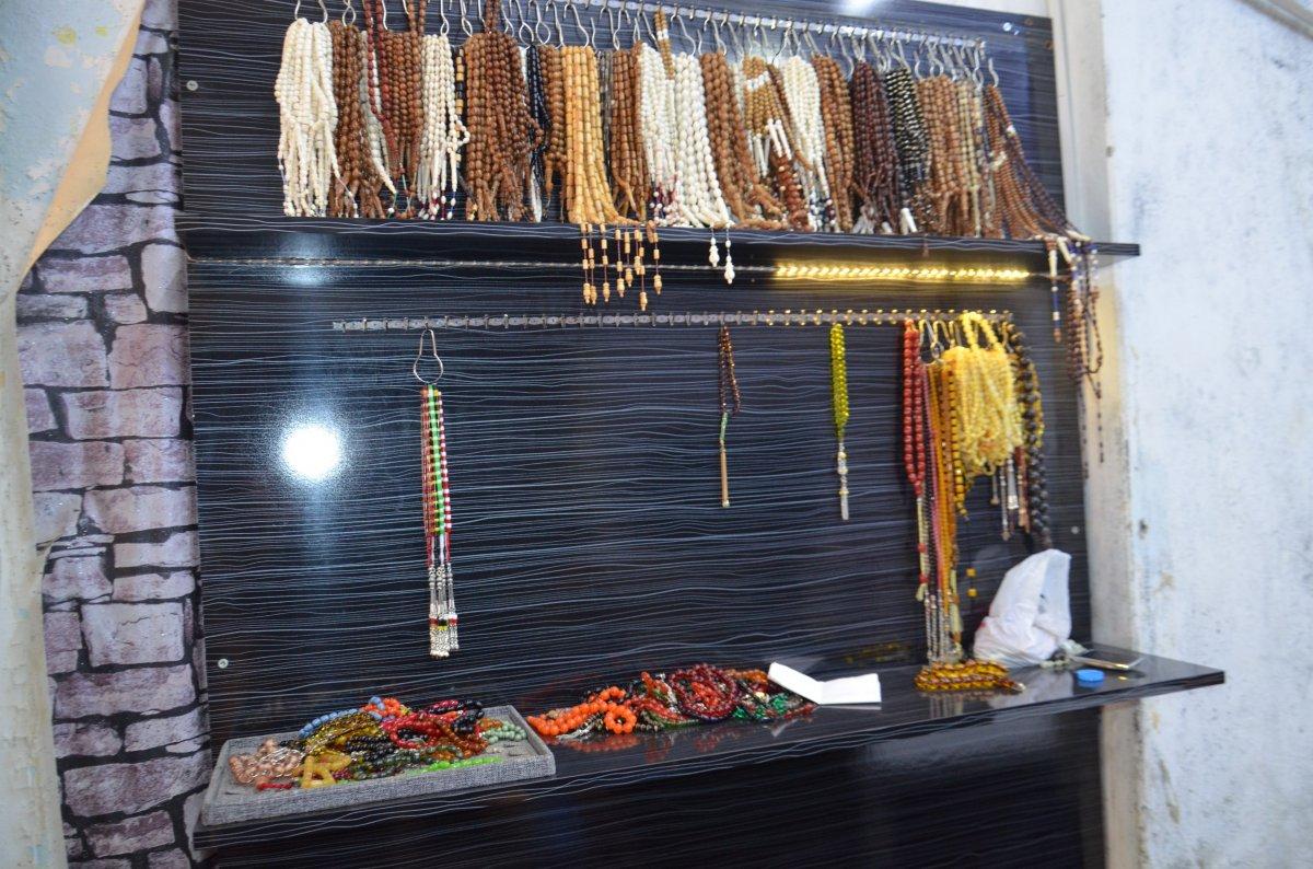 Hatay'da 200 bin liralık tespihleri çaldılar