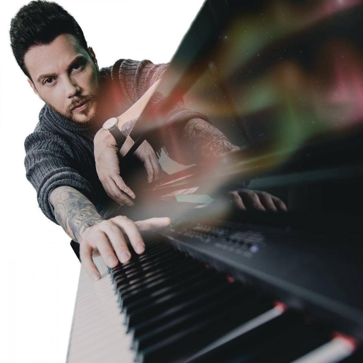 Mehmet Dinçerler, Sinan Akçıl'ı engelledi