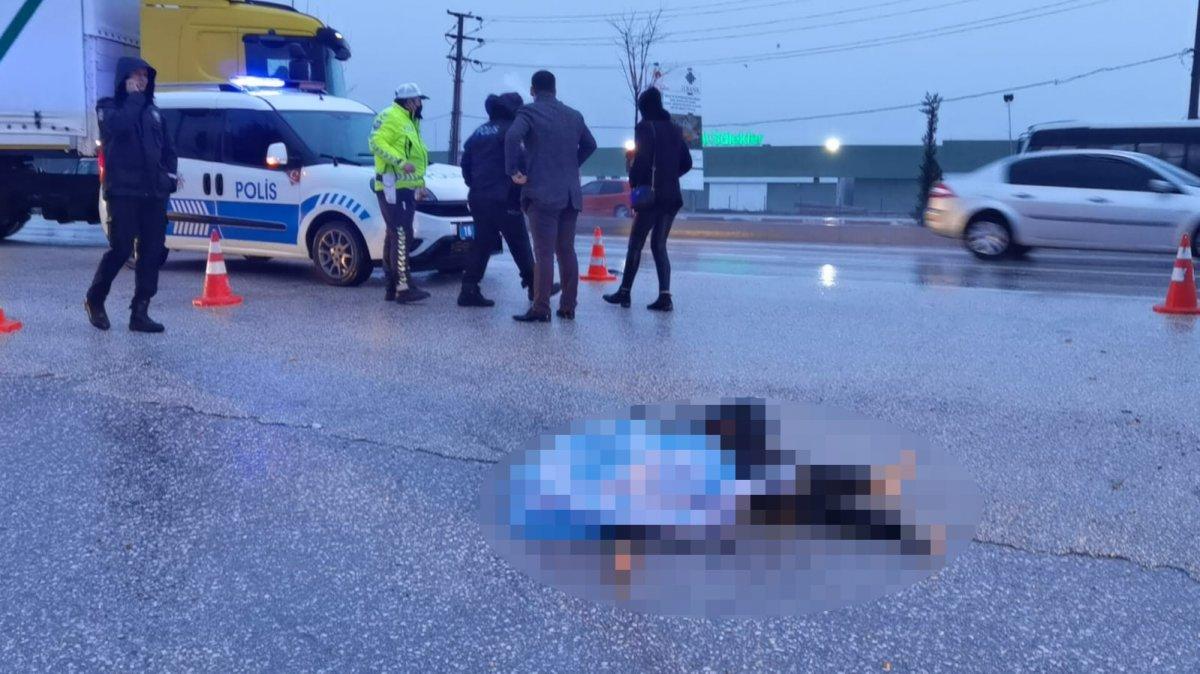 Bursa'da caddeden karşıya geçen kadının feci ölümü kamerada