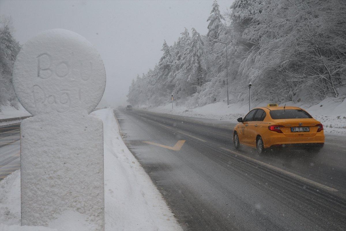 Kar yağışı, Bolu Dağı ve Kocaeli'de etkisini gösterdi