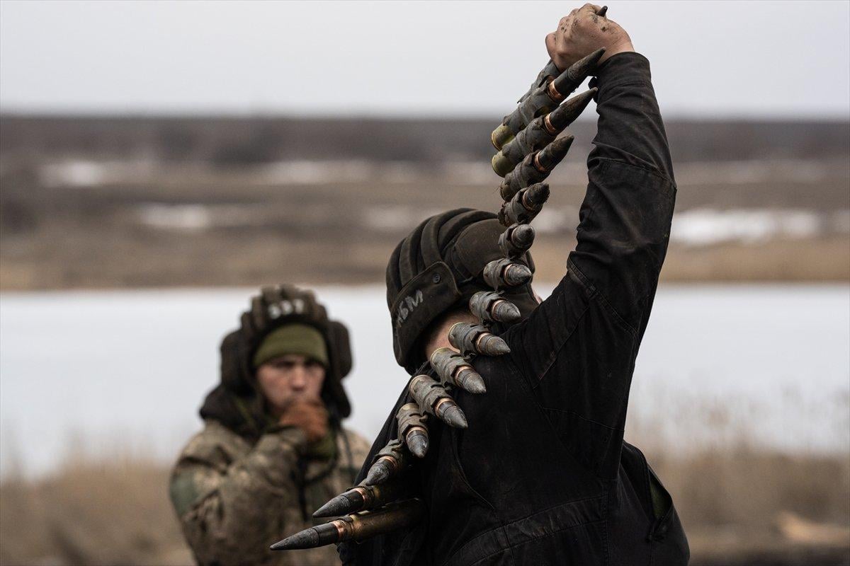 Ukrayna, Donbas yakınına 120 bin asker sevk etti
