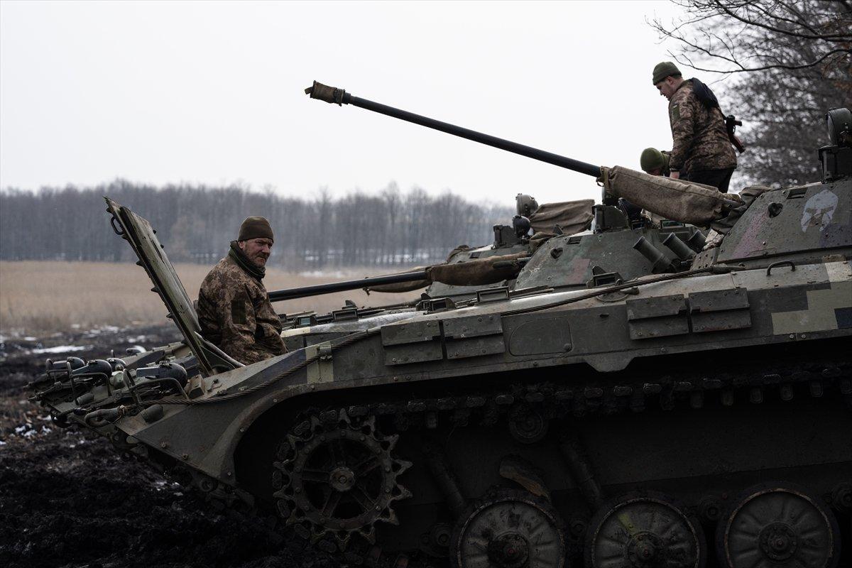 Ukrayna, Donbas yakınına 120 bin asker sevk etti