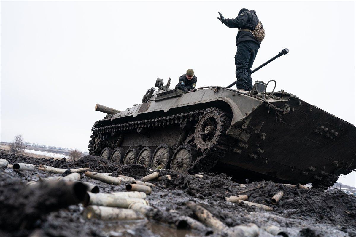 Ukrayna, Donbas yakınına 120 bin asker sevk etti