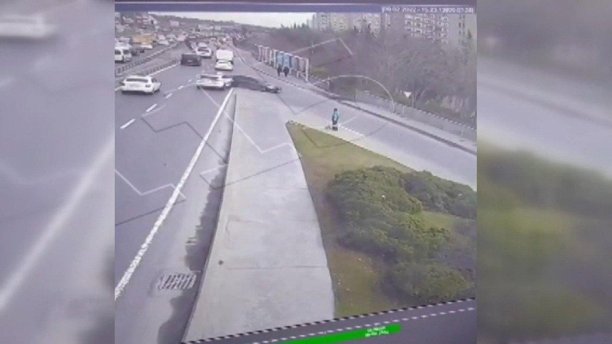 İstanbul'da polisle şüpheliler arasında kovalamaca: 1 ölü