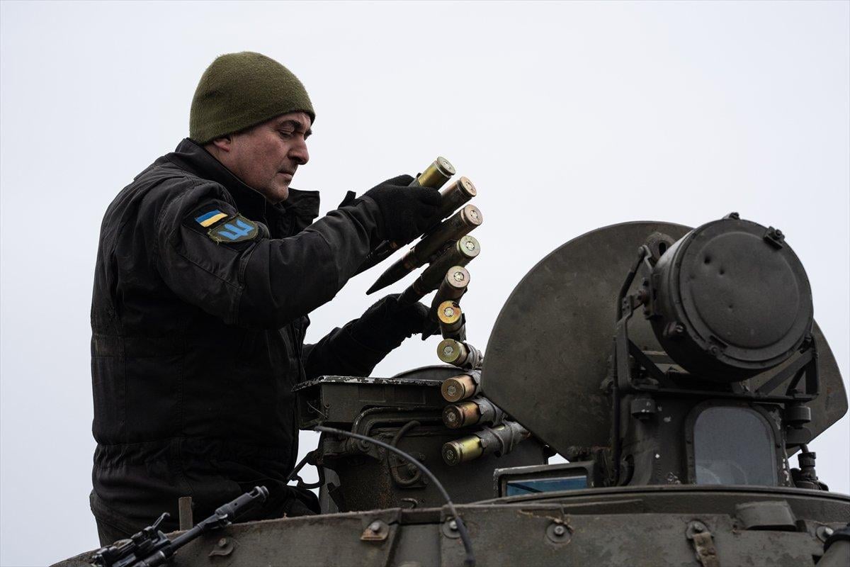 Ukrayna, Donbas yakınına 120 bin asker sevk etti