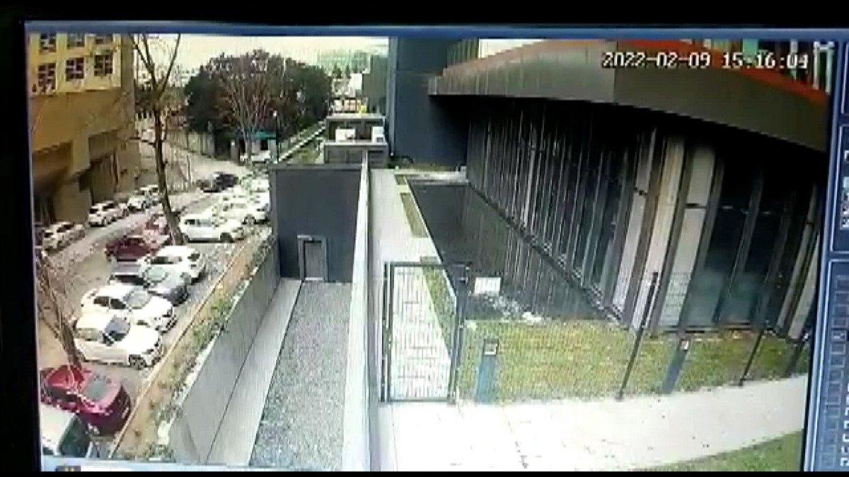 İstanbul'da polisle şüpheliler arasında kovalamaca: 1 ölü