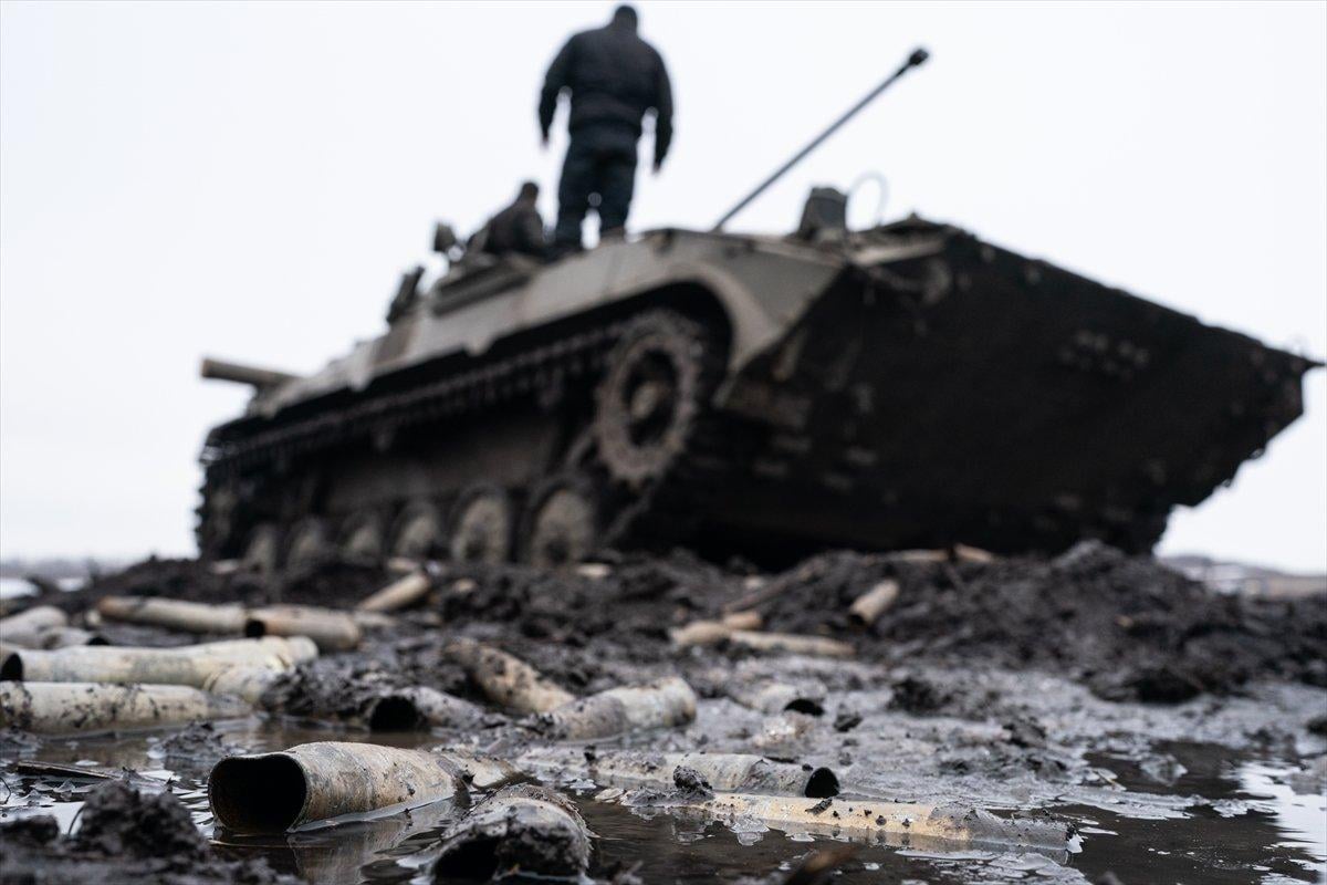 Ukrayna, Donbas yakınına 120 bin asker sevk etti