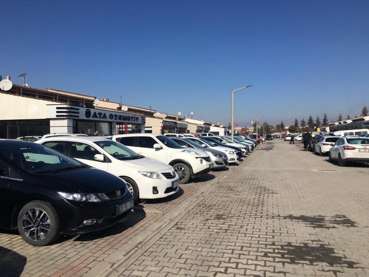 İkinci el araç piyasasında Eskişehir'deki galericiler bahardan umutlu