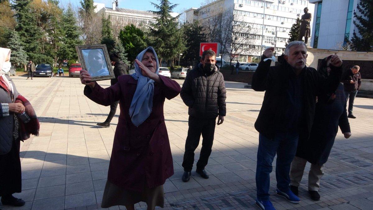 Trabzon'da öldürülen gencin, ailesinin arabasını kurşunladılar