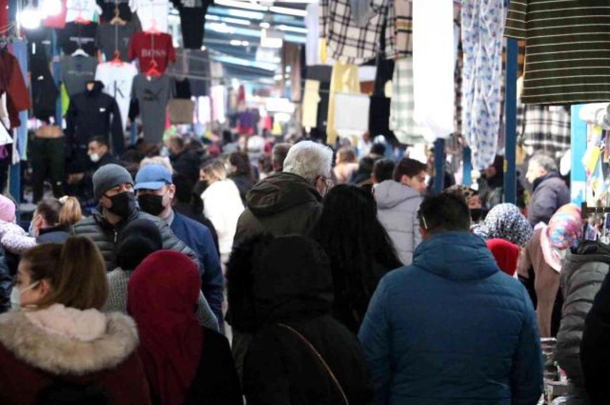 Bulgar turistler, Ulus Pazarı’na akın etti