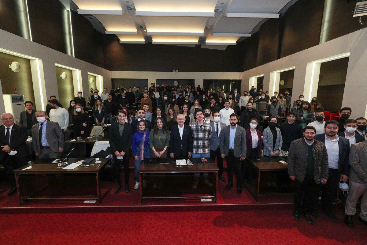 Kemal Kılıçdaroğlu öğrencilerle buluştu
