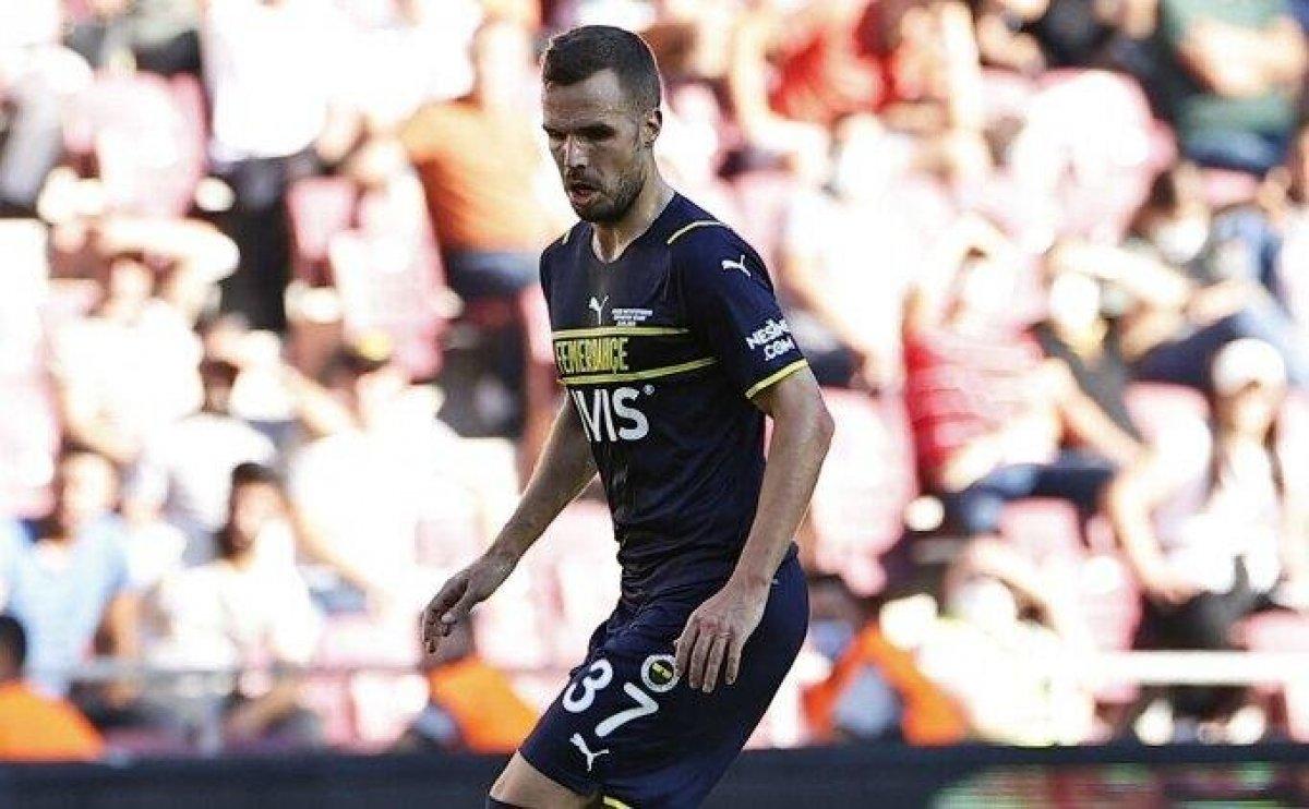 Fenerbahçe'de 9 futbolcunun üstü çizildi