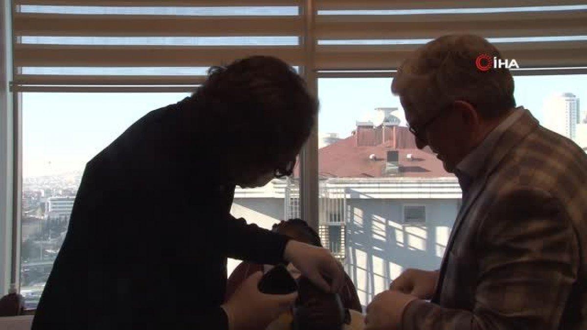 Afrika’da üvey annesi tarafından yüzüne asit dökülen çocuk, tedavi için Türkiye’de