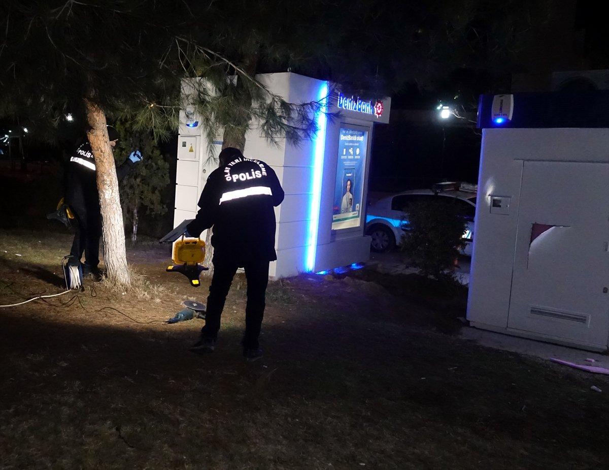 Kırıkkale'de hırsızlar, hastane önündeki banka ATM'sini soymaya kalkıştılar