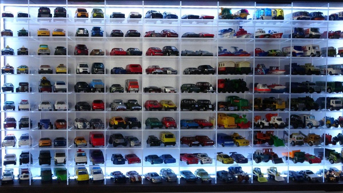 Kocaeli'deki koleksiyoncu 3 bin model araba biriktirdi