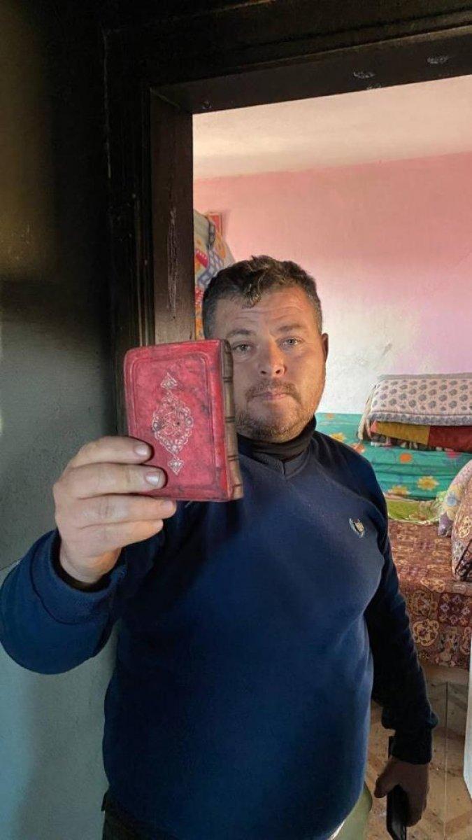 Adana'da yanan evde yalnızca 2 Kur'an-ı Kerim zarar görmedi