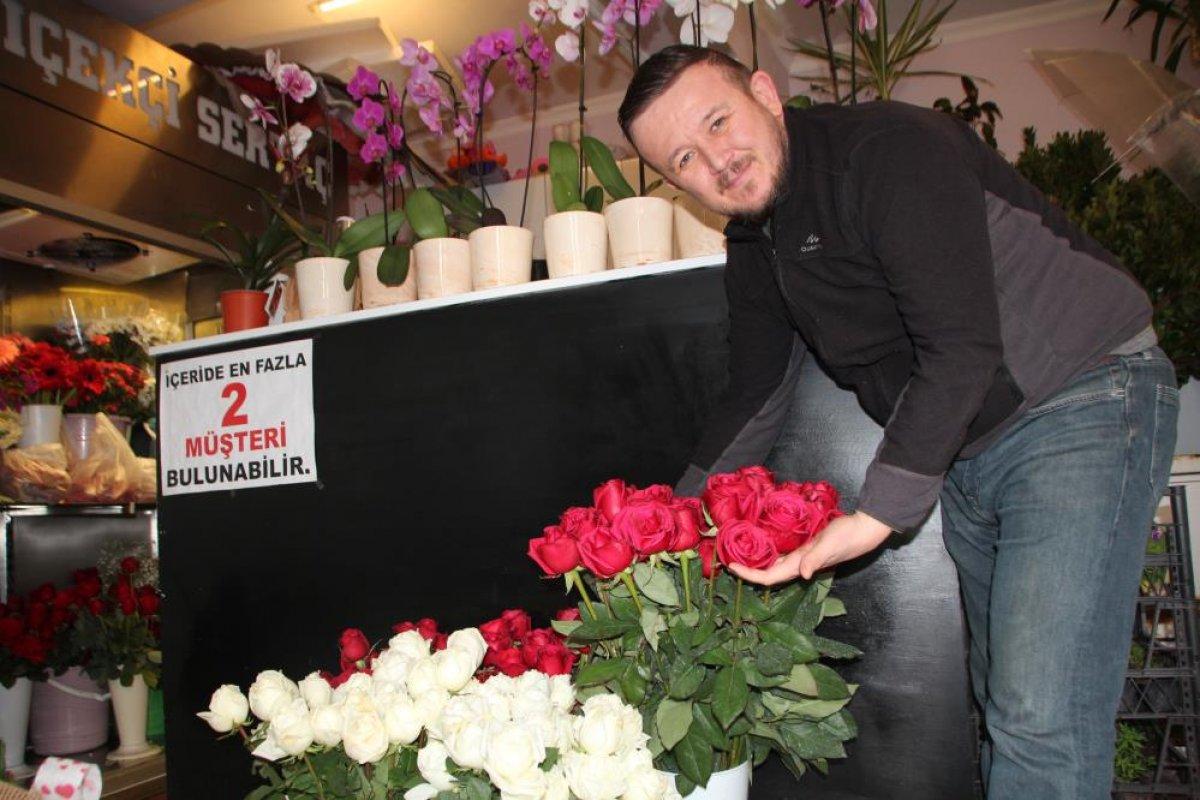 14 Şubat'ta bu yıl çiftlerin gözdesi 5 yıl solmayan gül