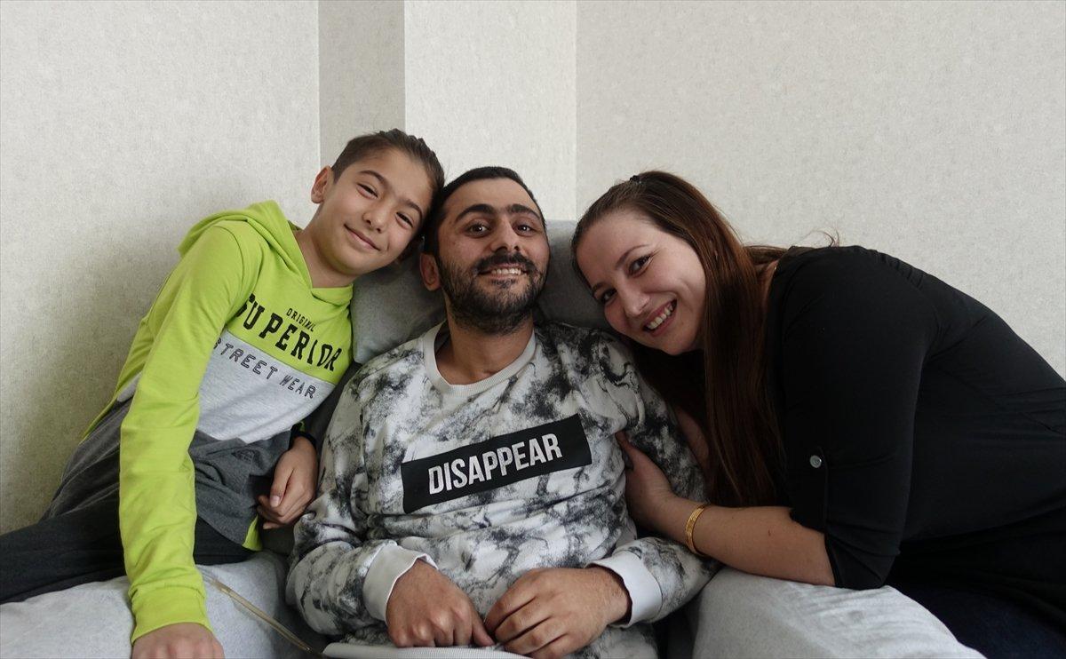 Konya'da yatağa bağımlı gazi eşini, sevgisiyle hayata bağlıyor
