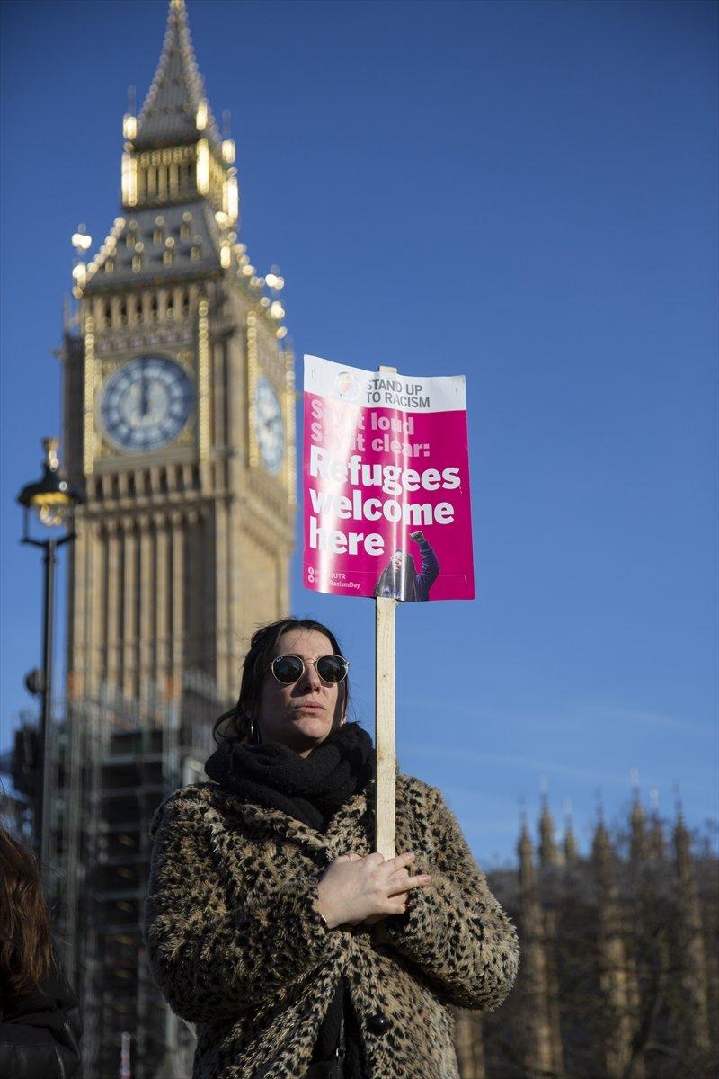İngiltere'de enerji faturaları ve gıda fiyatlarındaki artış protesto edildi