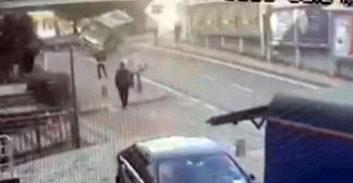 Şişli’de otomobil ile minibüs çarpıştı