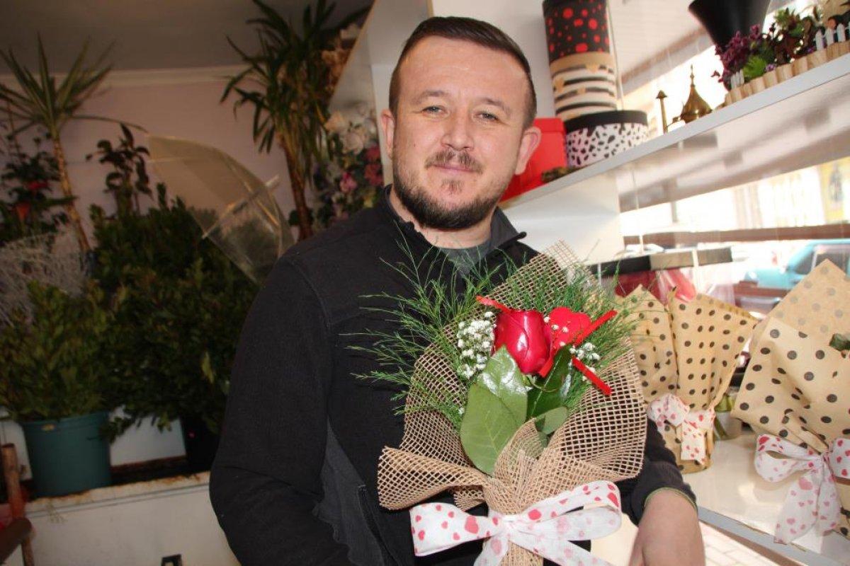 14 Şubat'ta bu yıl çiftlerin gözdesi 5 yıl solmayan gül