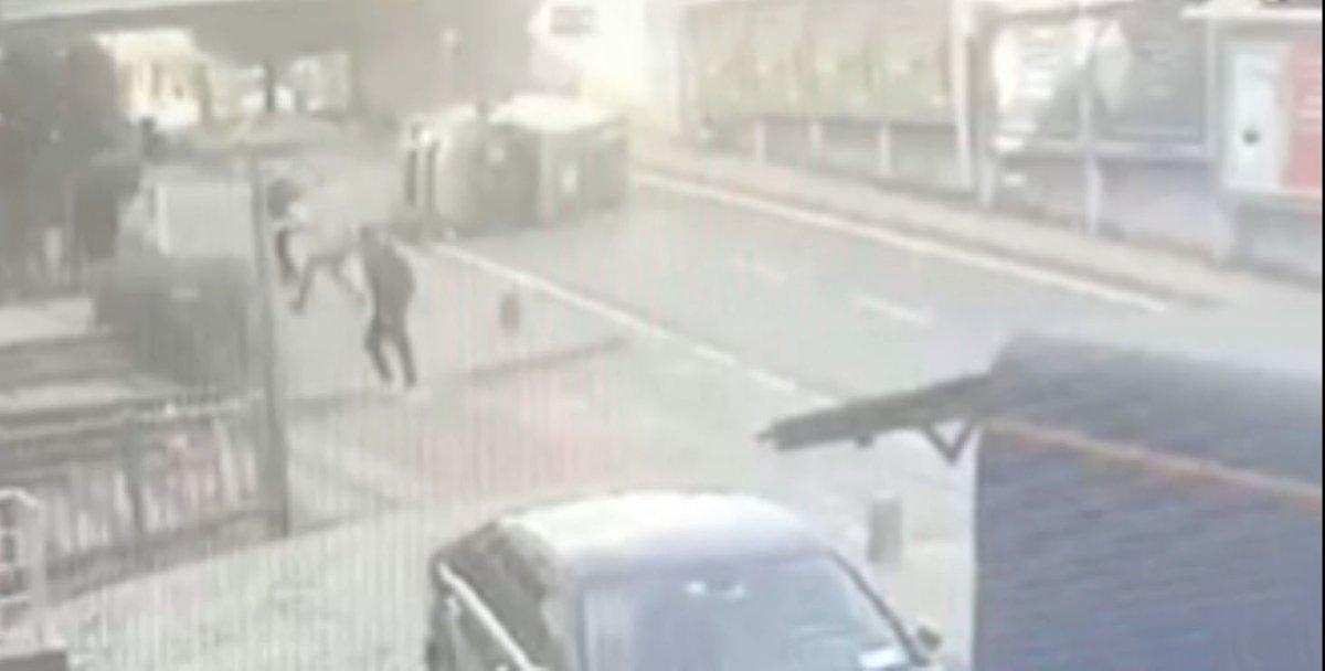 Şişli’de otomobil ile minibüs çarpıştı