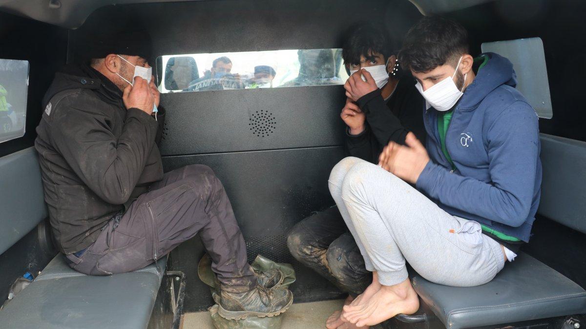 Bulgaristan’da dövüp, Türkiye’ye geri ittiler