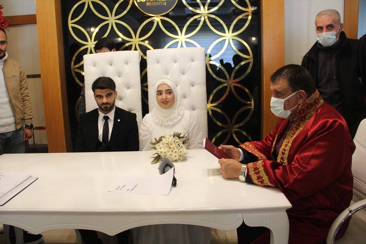 Nikah dairelerinde Sevgililer Günü yoğunluğu