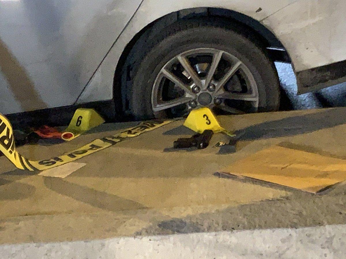 Gaziosmanpaşa'da polis aracı takla attı: 2 polis yaralı