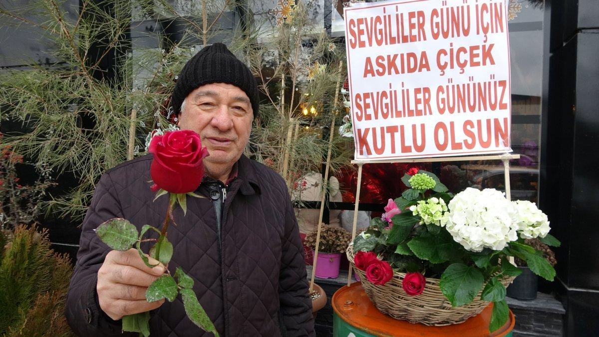 Elazığ'da çiçekçiden Sevgililer Günü için 'Askıda Çiçek' kampanyası